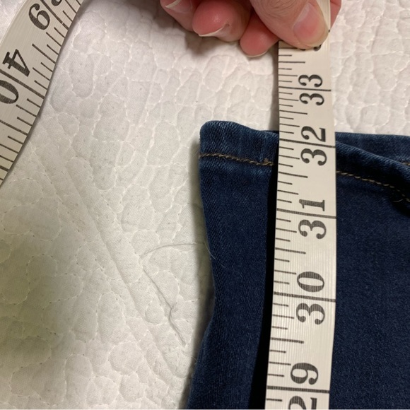 Universal threads flare leg jeans. - Picture 8 of 10